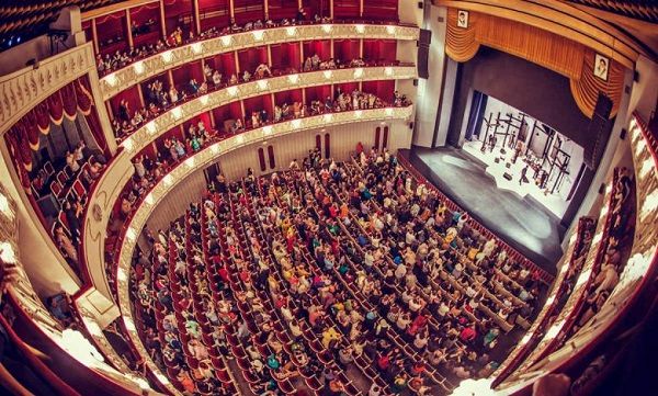 جشنواره‌های فرهنگی و هنری بستری برای رشد هویت افراد است