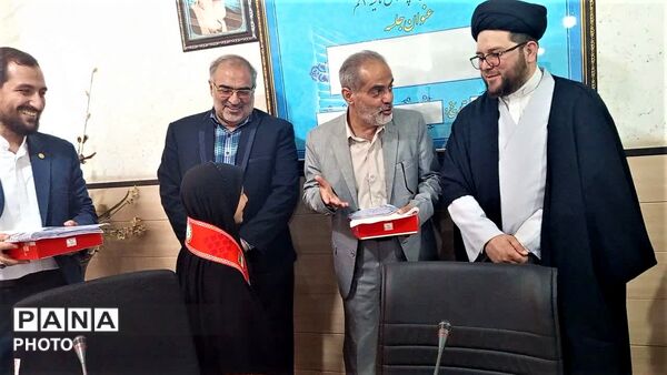 آیین تقدیر از دانش آموزخبرنگاران برگزیده پانا ناحیه 3 قم