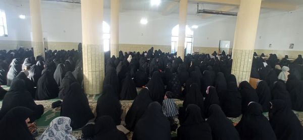 اقامه‌ نماز‌ عیدفطر در شهر وردنجان