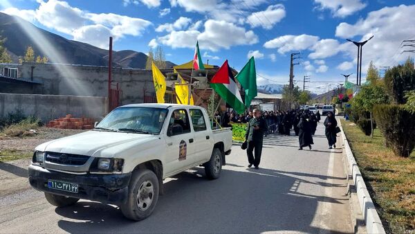 راهپیمایی یوم الله ۱۳ آبان در بلده مازندران