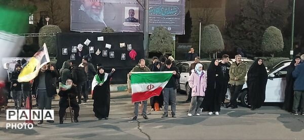 تجمع مردم شهرستان ساوجبلاغ در بیعت با سومین رهبر انقلاب