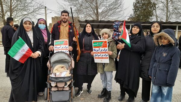 مردم منطقه بیرانوند یکپارچه در جشن انقلاب