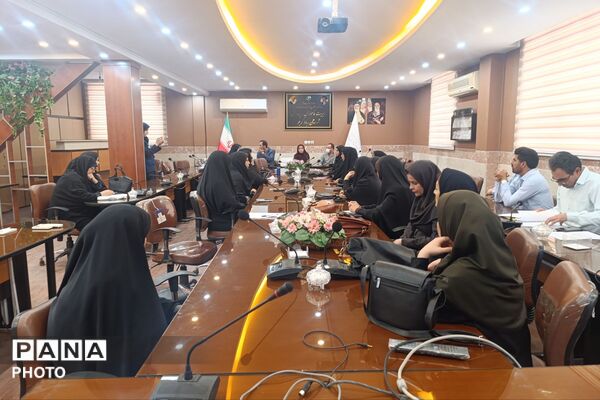 جلسه سالانه هماهنگی جشنواره فرهنگی و هنری فردا و پرسش مهر با حضور مدیران و مربیان مدارس رباط‌کریم