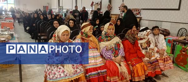 جشنواره بومی محلی و جشن دهه فجر در شهر تیتکانلو