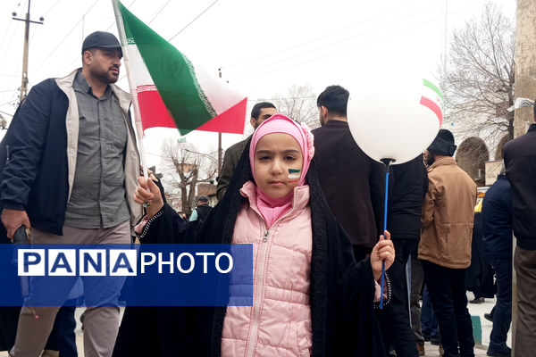 حضور پرشور مردم کرمانشاه در راهپیمایی ۲۲ بهمن