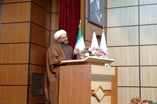 آبین بدرقه ۵۲ دانش‌آموز عمره‌گذار 