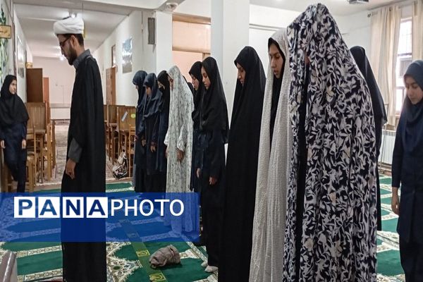 زنگ نماز در روز اول ماه مهر ۱۴۰۴در دبیرستان شهید مجید دهنوی نیشابور 