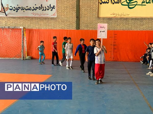 برگزاری فعالیت‌های ورزشی درون مدرسه‌ای در دبستان معلم آشخانه 