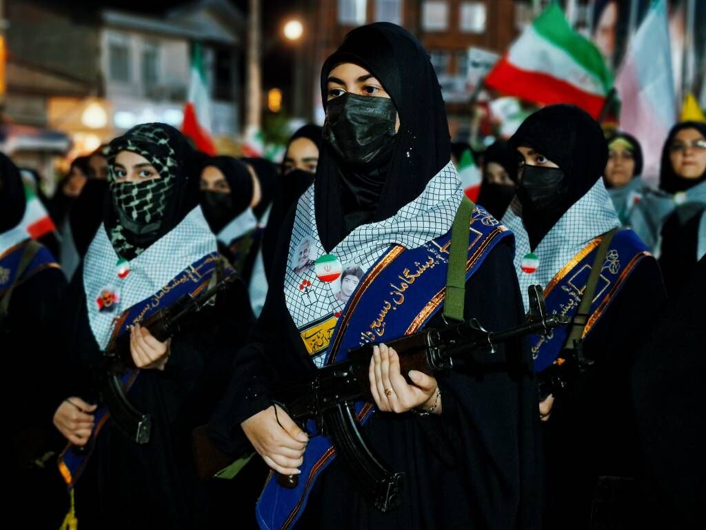 رزمایش جانفدا برای ایران امام رضایی در گلوگاه