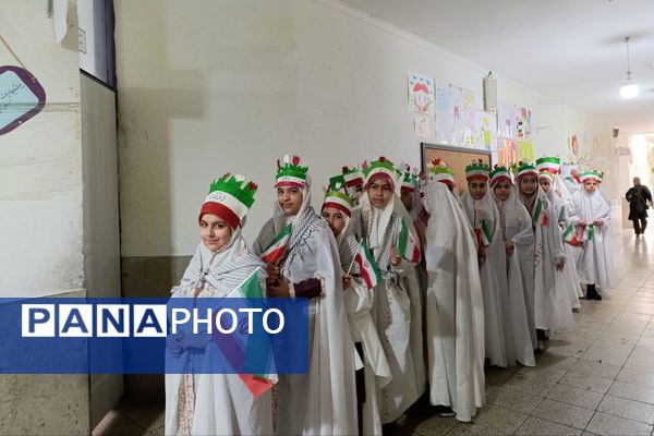 مراسم دهه فجر و برگزاری نمایشگاه دست‌سازهای دانش‌آموزی در دبستان شیخ کلینی