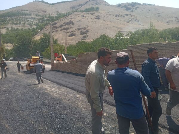 اجرای پروژه آسفالت ریزی در روستای مارکده