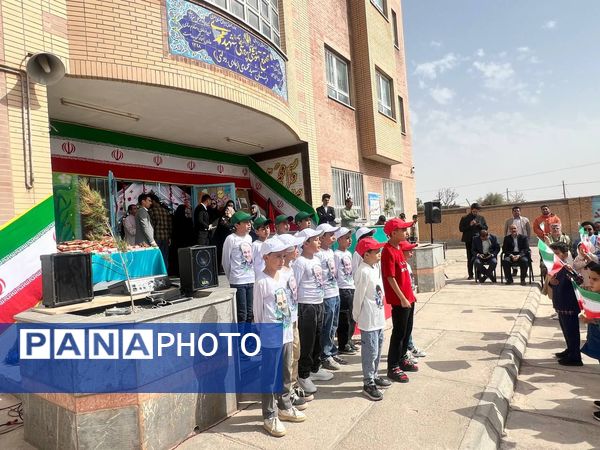  جشن شکوفه ها در دبستان شهید محمدی شهر نسر 