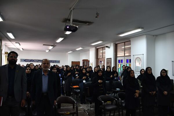 استقبال با شکوه از دانش‌آموز قهرمان و مربیان آموزش و پرورش عشایر فارس