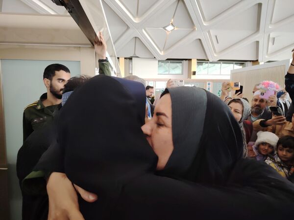 بازگشت کاروان‌های دانش‌آموزی حج عمره از ۶ استان کشور از ایستگا ه پروازی مشهد