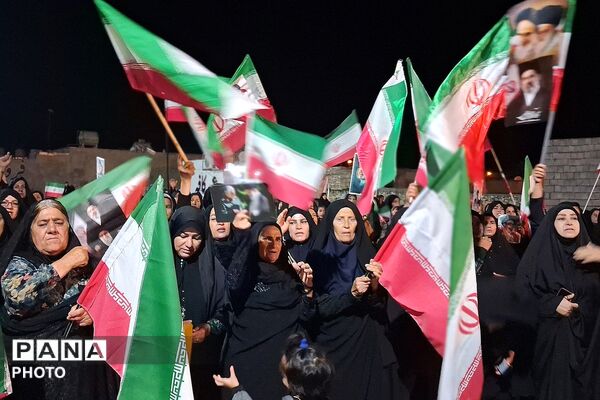 شامگاهی دیگر از حضور گرمه مردمان باشتی در کف خیابان‌ها