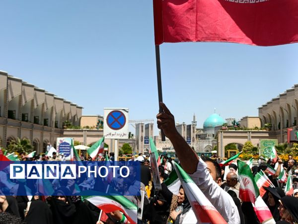 راهپیمایی جمعه خشم و نصر با حضور پرشور مشهد مقدس برگزار شد