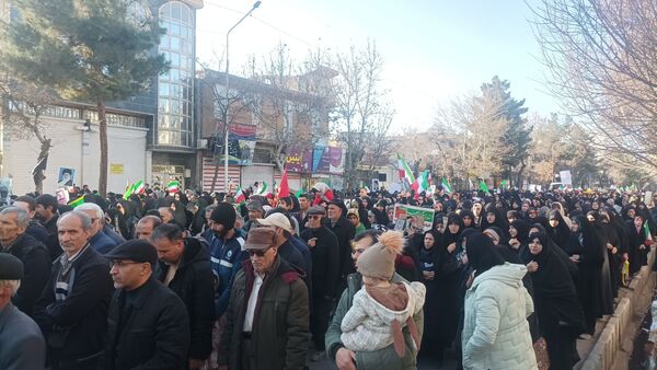 حضور شکوهمند مردم نیشابور در راهپیمایی و تشییع شهدای امنیت