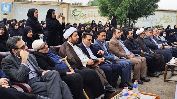 نواختن زنگ هفته کتاب و کتابخوانی در کارون