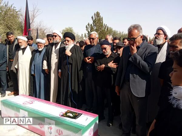 تشییع پیکر شهید محمد مهدی آخوندی در ابراهیم‌آباد