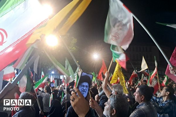 هفتاد و چهارمین شب همبستگی و اتحاد در میدان نماز شهرری 