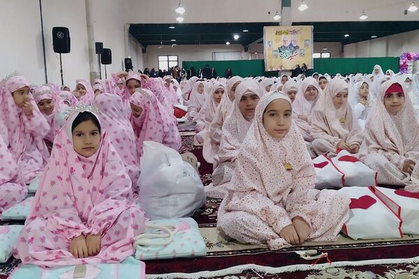 جشن فرشته‌ها در شهر قیامدشت ری یک