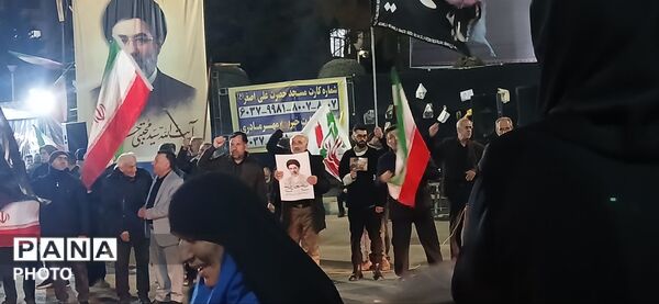 حضور پرشور مردم شهرستان ساوجبلاغ در بیعت با رهبر معظم انقلاب اسلامی 