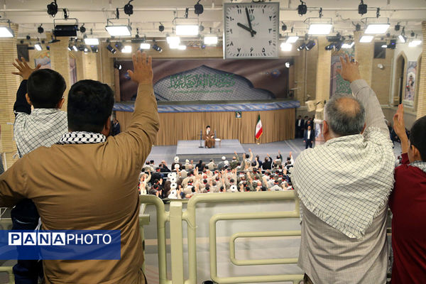 دیدار هزاران نفر از بسیجیان با رهبر معظم انقلاب