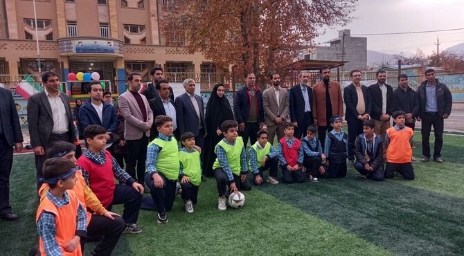 افتتاح زمین چمن مصنوعی آموزشگاه هوشمند معلم شهرستان صحنه