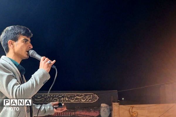 مردم فیروزکوه در میدان معلم؛ ایستادگی‌ای پررنگ‌تر از همیشه