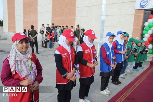 افتتاح نخستین استخر دانش‌آموزی استان زنجان با حضور وزیر آموزش و پرورش