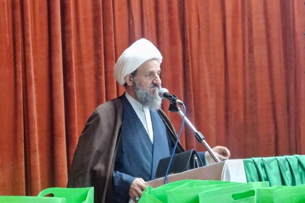 آیین تجلیل از برگزیدگان مسابقات قرآن و عترت بسیج قرچک