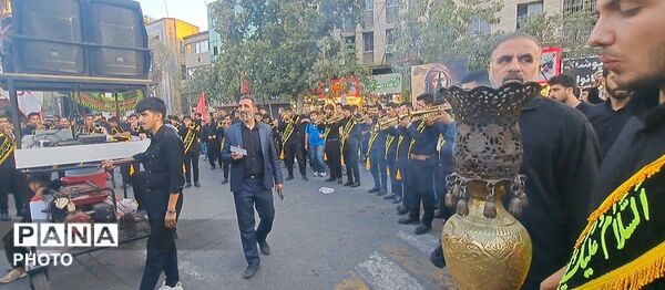 زائران بارگاه ملکوتی  امام مهربانی ها به سوگ نشستند 