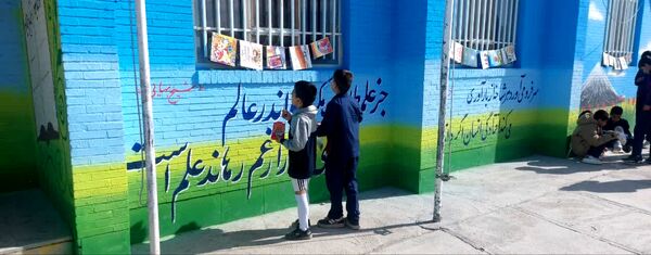 کتاب؛ ماندگارترین چراغ دانایی 