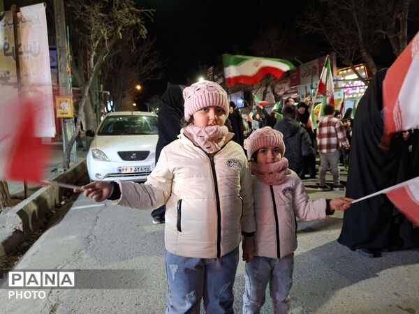 تجمع فرهنگیان و دانش‌آموزان اهری در آستانه چهلم رهبر شهید و شهدای دانش‌آموز میناب