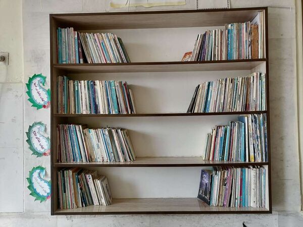 گرامیداشت هفته کتاب و کتابخوانی در دبیرستان حاج مهدی روحانی شهرستان خلیل آباد 