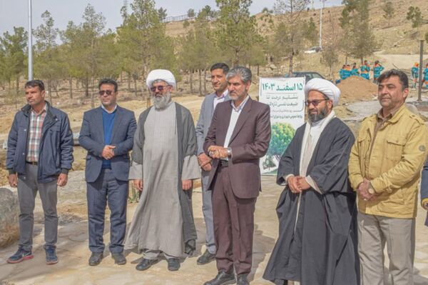 به یاد شهیدان  ترشیز کهن هزار و۲۲۲ نهال در بامشار  کاشمر کاشته شد