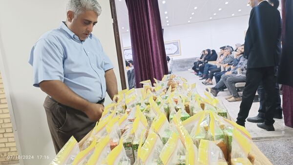 جلسه انجمن اولیا دبیرستان رئیس‌زاده خلیل‌آباد