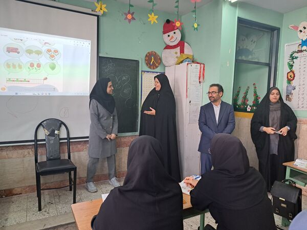 توانمندسازی نومعلمان ملارد در راستای طرح شهید همت در دبستان حضرت صدیقه(س)