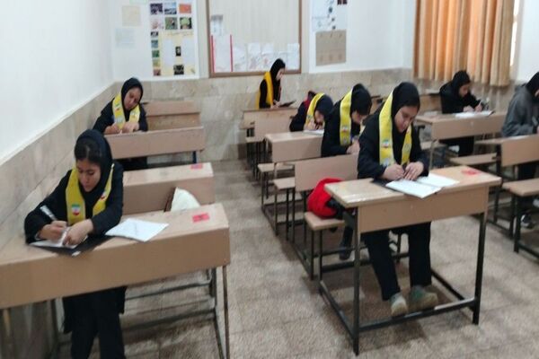  امتحانات ترم اول در دبیرستان دهنوی
