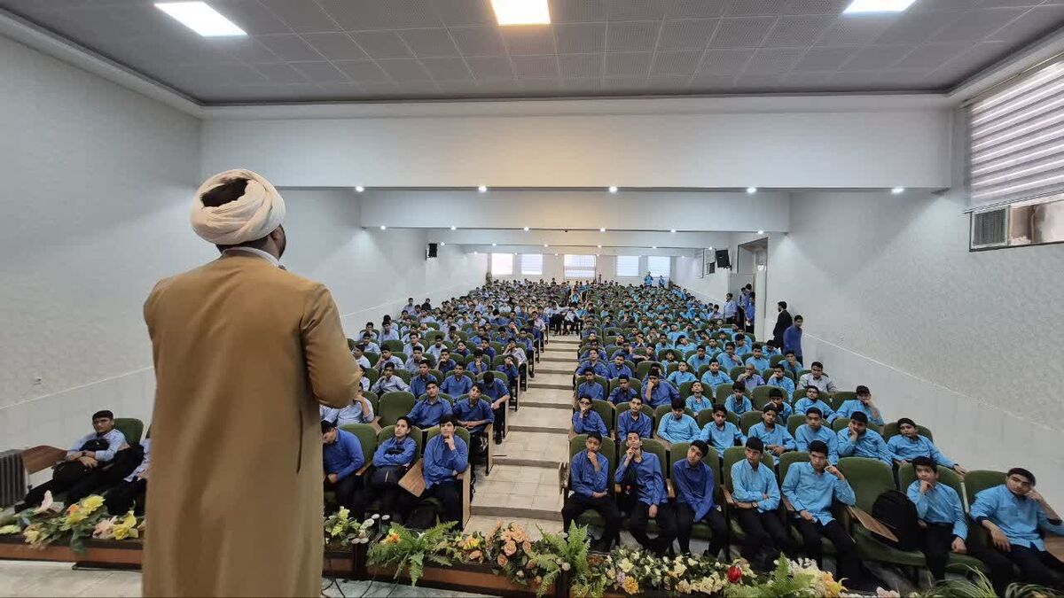 مراسم بزرگداشت سالگرد شهادت شهید سید حسن نصرالله در دبیرستان شاهد افشار