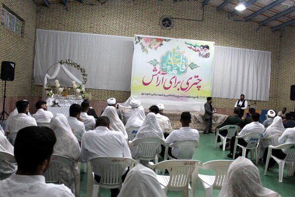 جشن چتری برای آرامش در شهر درق
