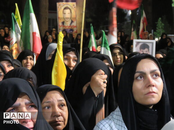 رژه دختران جان فدا همزمان با سراسر کشور در شهرستان خلیل آباد 