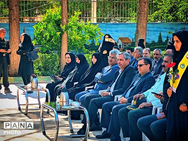نواختن زنگ سپاس معلم در شهرستان کاشمر