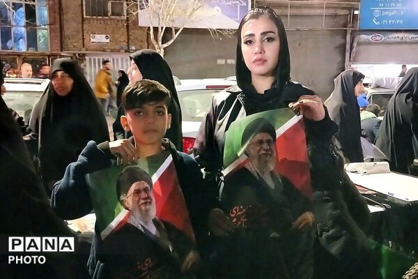 عهد معلمان و دانش‌آموزان با رهبر شهید در موکب فرهنگیان