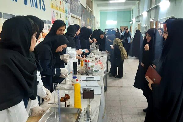 برگزاری مسابقات آزمایشگاهی در مدارس ناحیه دو شهرری 