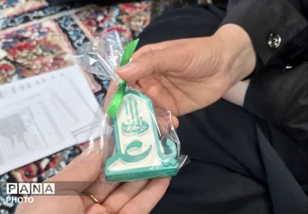 تجلیل از زوج فرهنگی‌ خانواده شهیداسدی 