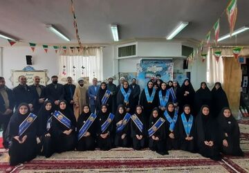 افتتاح نمایشگاه مدرسه انقلاب در دبیرستان حضرت خدیجه(س) شهر جعفریه