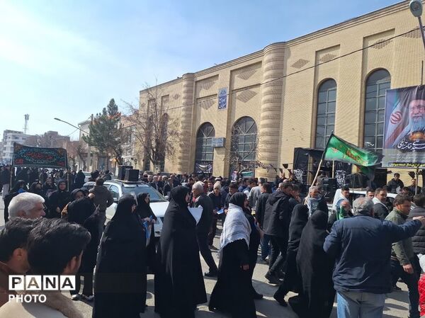ملت بیدار و آگاه صوفیان در سوگ رهبر شهید 
