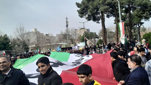 راهپیمایی ۲۲ بهمن نشان دهنده همبستگی و اتحاد مردم ایران 