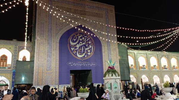 گل آرایی و چراغانی حرم رضوی 